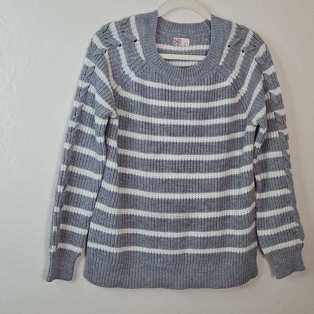 SO Gray White Striped Knit Sweater Lace-Up Sleeve Detail Women’s XL